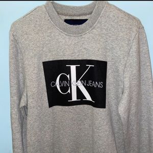 Calvin Klein log sleeve